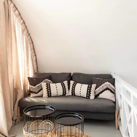 Lukas Aethereal Living Apartman Imerovígli