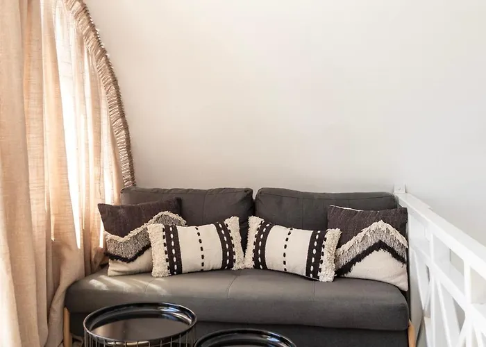 Lukas Aethereal Living Apartman Imerovígli