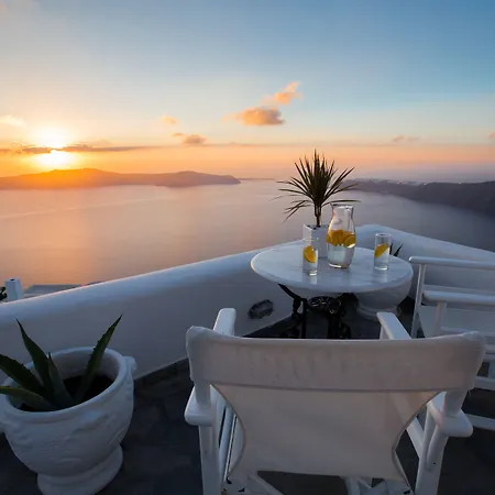 Lukas Aethereal Living דירה