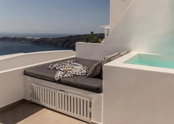 Lukas Aethereal Living