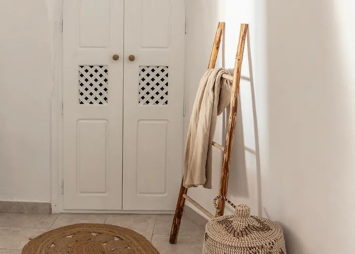 Lukas Aethereal Living *