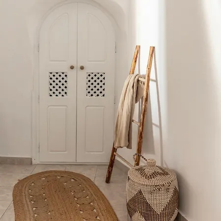 Lukas Aethereal Living *