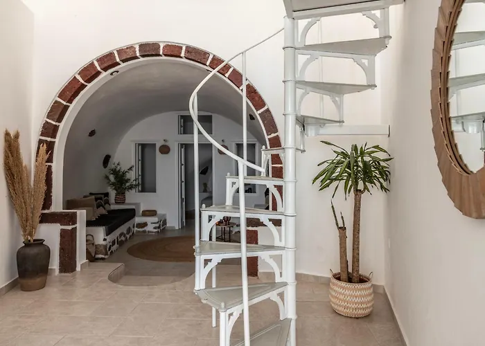 Lukas Aethereal Living Apartment