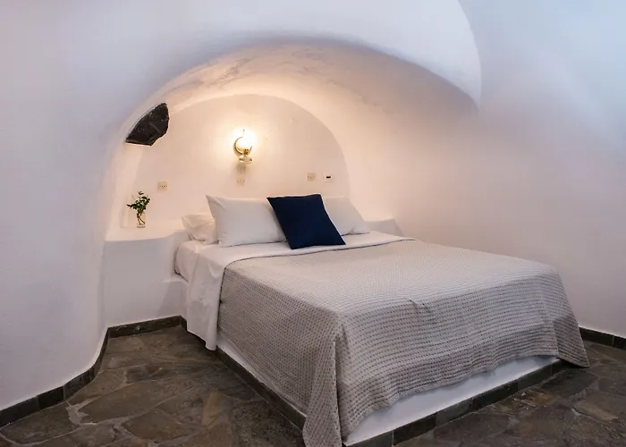 Lukas Aethereal Living Apartment